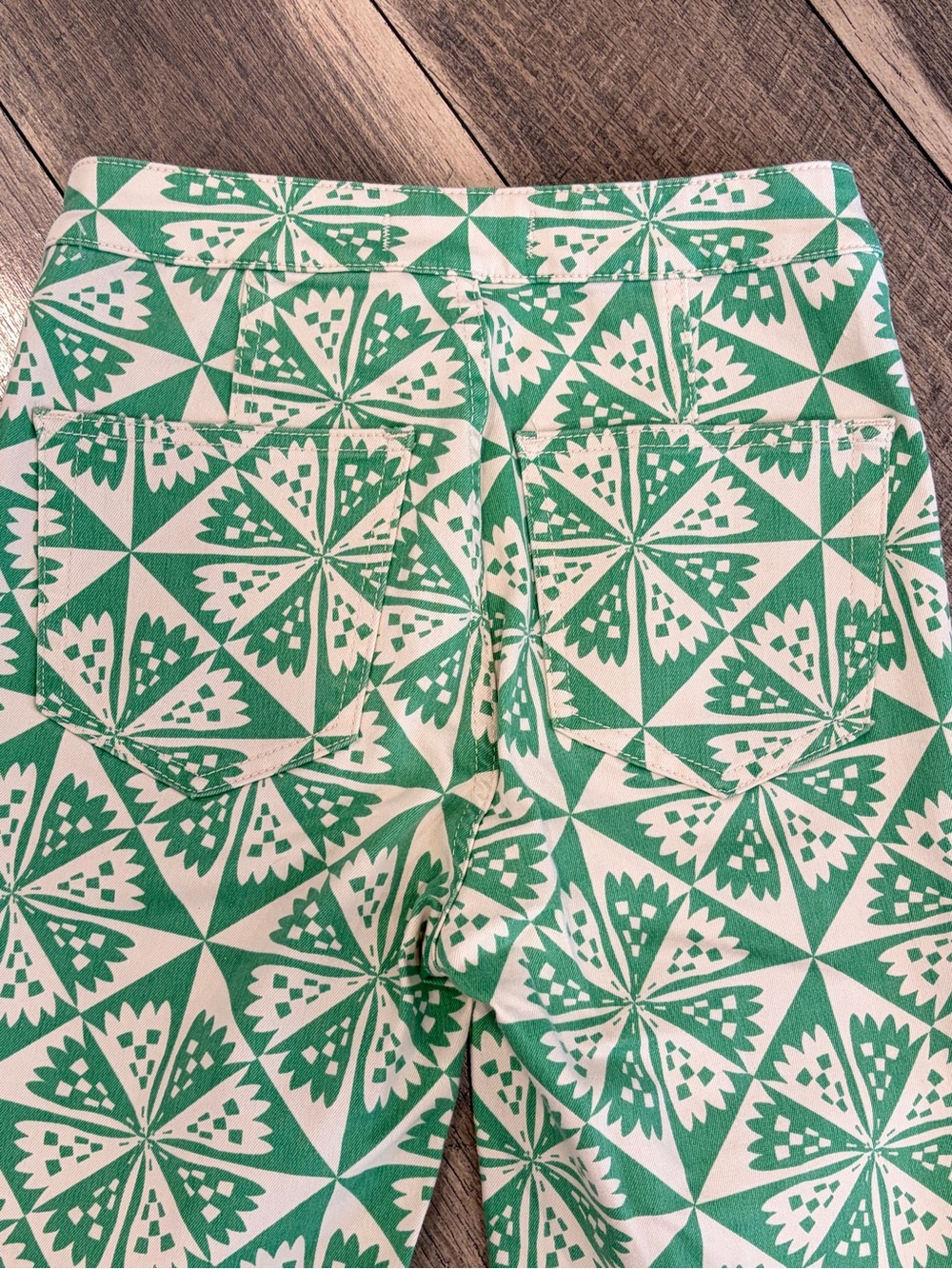 Free People We The Free Youthquake Printed Crop Flare Green Cream Pants size 25 - Picture 9 of 9